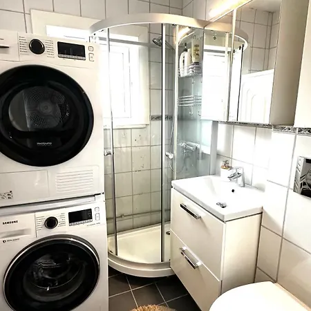 アパート Spacious With Free Parking オスロ